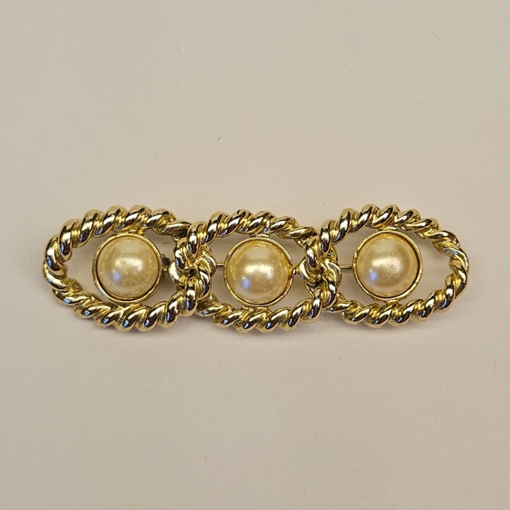 Vintage Gold and Pearl Brooch